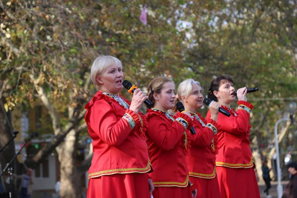 Выходной, наполненный ароматом мёда и музыкой Выходной, наполненный ароматом мёда и музыкой