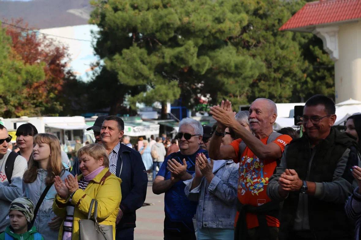 Выходной, наполненный ароматом мёда и музыкой Выходной, наполненный ароматом мёда и музыкой