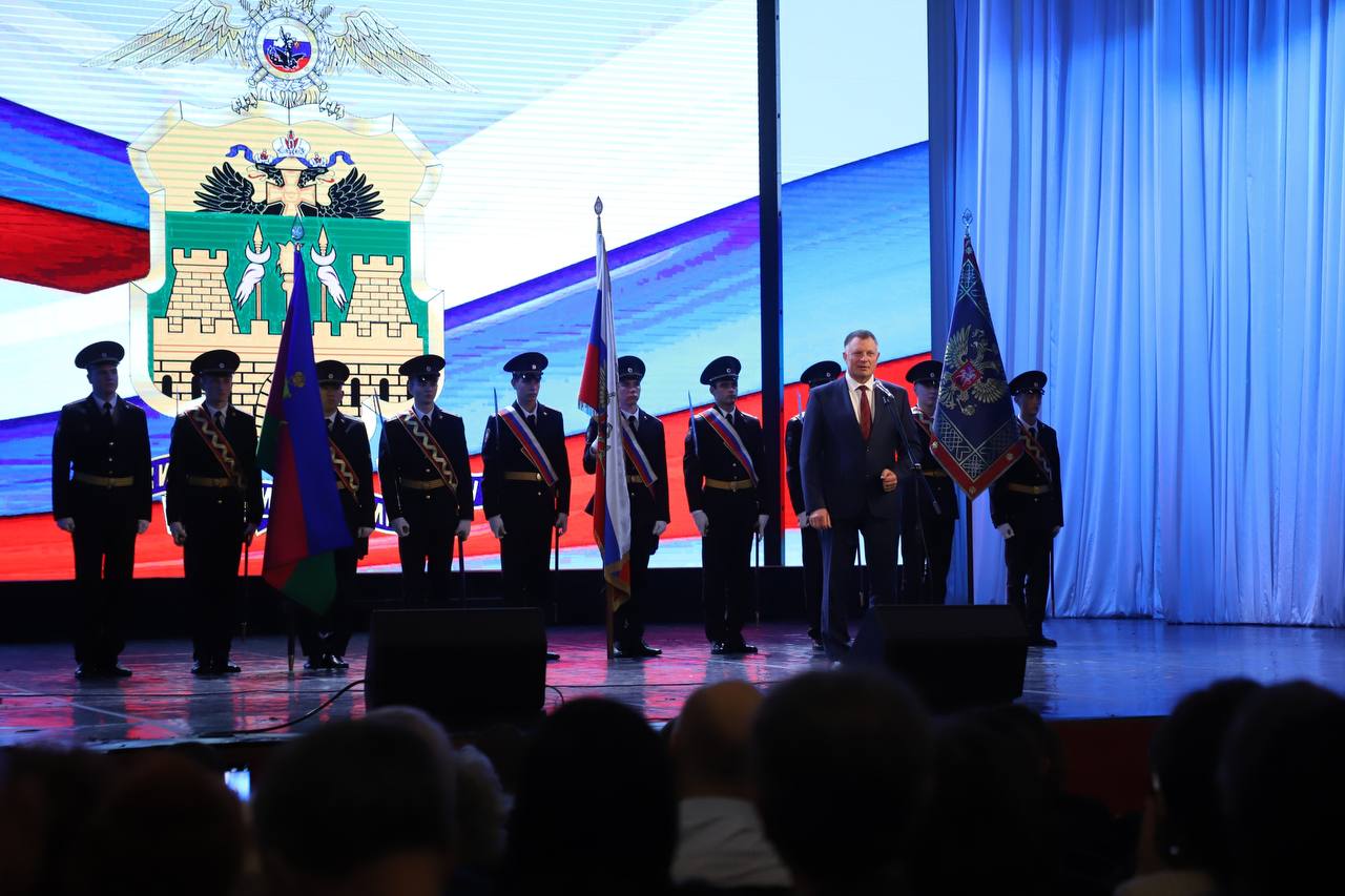 В Краснодаре состоялось торжественное мероприятие, посвященное Дню сотрудника органов внутренних дел В Краснодаре состоялось торжественное мероприятие, посвященное Дню сотрудника органов внутренних дел