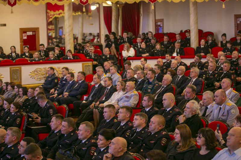 В Краснодаре торжественно отметили День сотрудника органов внутренних дел В Краснодаре торжественно отметили День сотрудника органов внутренних дел