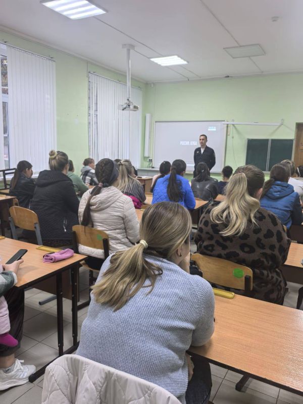 В Абинском районе сотрудники Госавтоинспекции провели профилактическое мероприятие, направленное на повышение уровня дорожной безопасности среди родителей учащихся