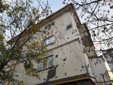 От окон до крыш: как восстанавливают дома после атаки БПЛА в Новороссийске