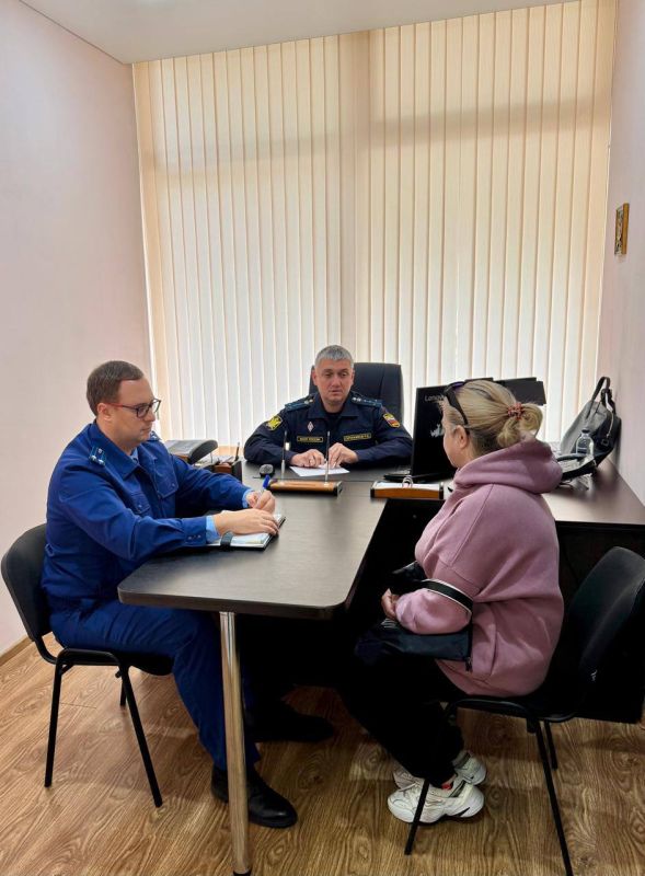 Прокуратурой Лазаревского района г. Сочи в отделе службы судебных приставов проведен прием граждан по вопросам соблюдения законодательства об исполнительном производстве