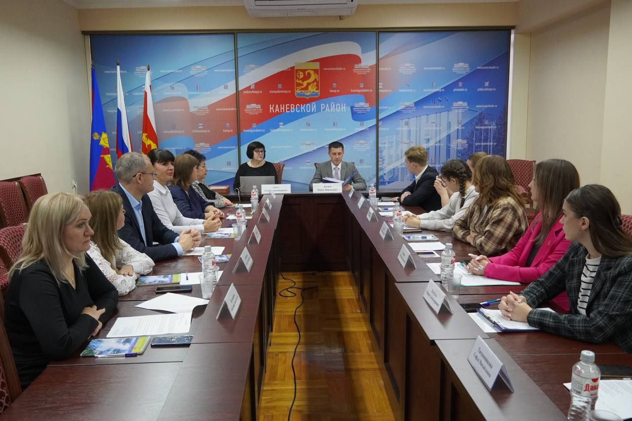 Сегодня, 12 ноября, в Каневском районе состоялся первый (межрайонный) этап общекраевого форума молодых и будущих избирателей