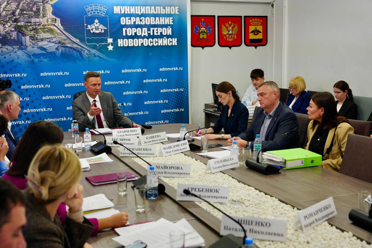 Андрей Кравченко: На личный прием новороссийцы обратились за решением вопросов, касающихся земельных отношений, водоснабжения, развития дорожно-транспортной инфраструктуры и обустройства системы ливнеотведения Андрей Кравченко: На личный прием новороссийцы обратились за решением вопросов, касающихся земельных отношений, водоснабжения, развития дорожно-транспортной инфраструктуры и обустройства системы ливнеотведения