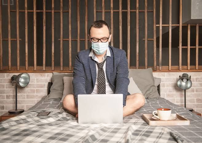 В России могут разрешить работать на больничном