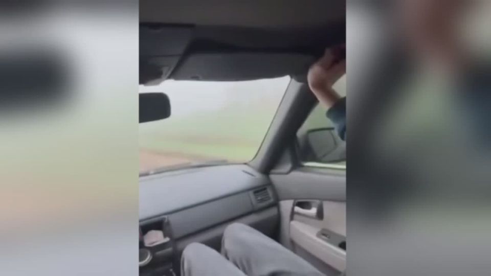 Вася, тормози!. Лихачество и безрассудство на дороге могли закончиться летальным исходом! В Гулькевичком районе Краснодарского края 21-летнего водителя ждет теперь лишение водительского удостоверения и штрафы на несколько...