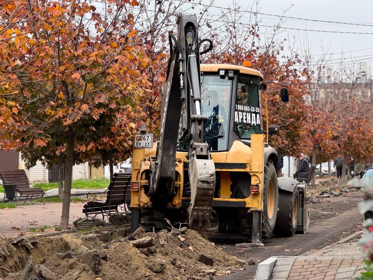 В Анапе продолжаются работы по обновлению улично-дорожной сети в связи с реализацией программы восстановления автомобильных дорог, повреждённых при ликвидации последствий ЧС, вызванной разливом нефтепродуктов в Керченском... В Анапе продолжаются работы по обновлению улично-дорожной сети в связи с реализацией программы восстановления автомобильных дорог, повреждённых при ликвидации последствий ЧС, вызванной разливом нефтепродуктов в Керченском...