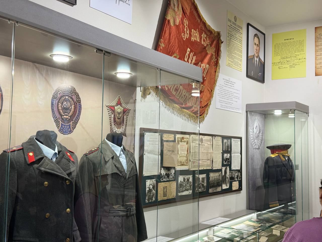 Краснодарские полицейские организовали для учеников казачьего класса экскурсию в Музее истории органов внутренних дел Кубани Краснодарские полицейские организовали для учеников казачьего класса экскурсию в Музее истории органов внутренних дел Кубани