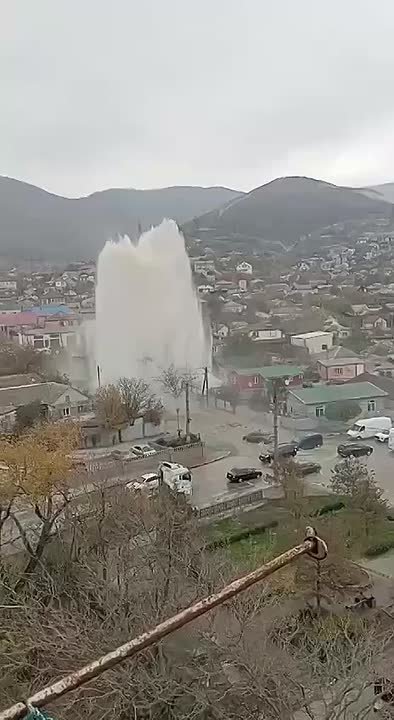 В Новороссийске прорвало магистральный водовод