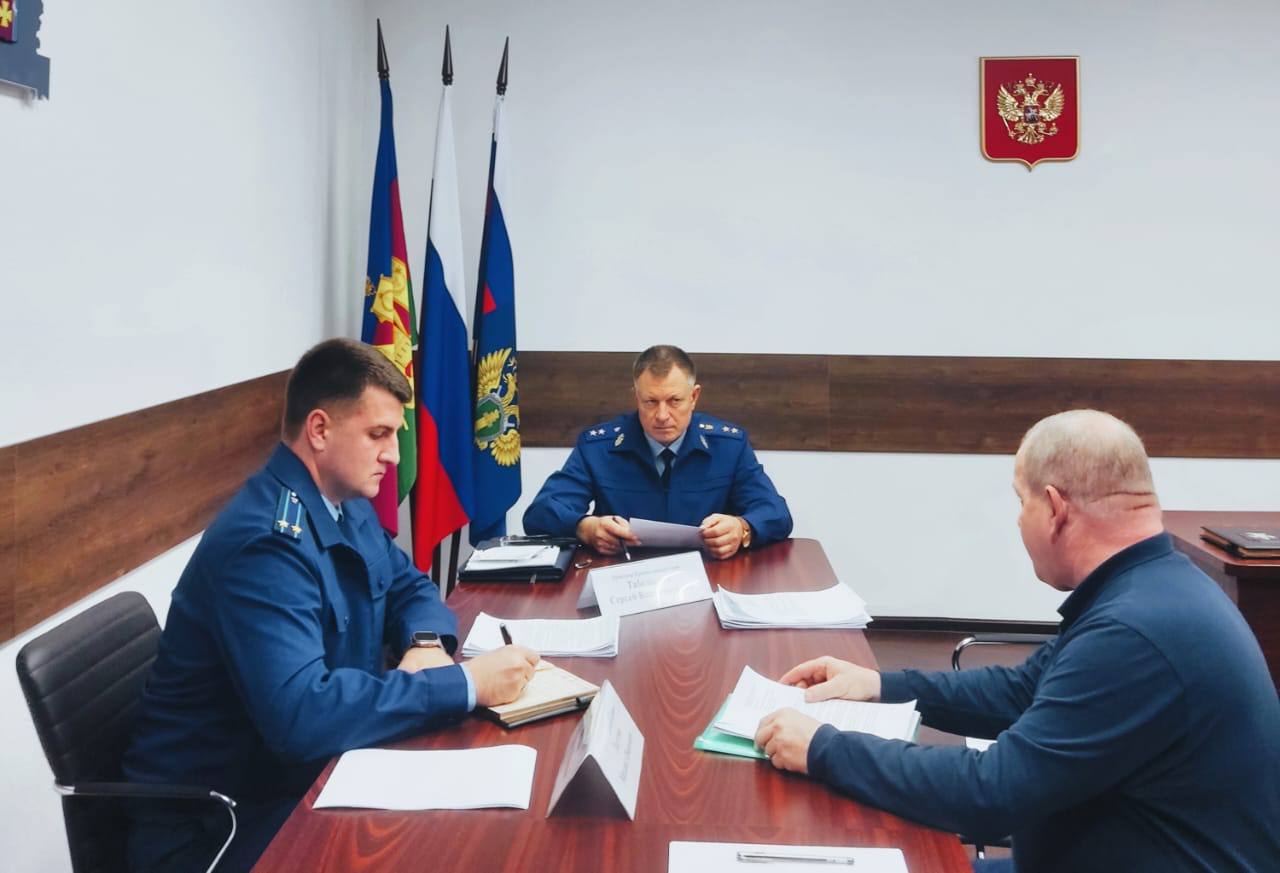 Прокурор Краснодарского края Сергей Табельский провел личный прием граждан в Павловском районе Прокурор Краснодарского края Сергей Табельский провел личный прием граждан в Павловском районе