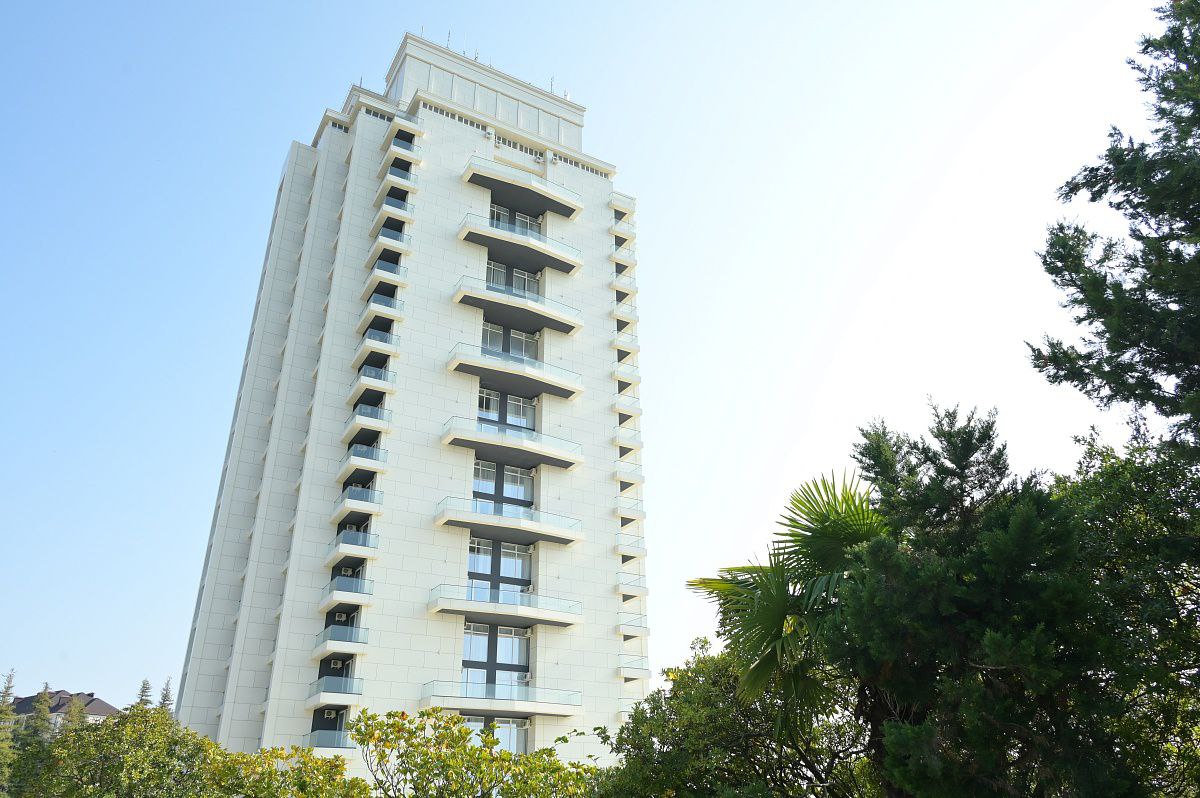 Глава Сочи Андрей Прошунин: «В Центральном районе открыли после капремонта обновленный парк-отель» Глава Сочи Андрей Прошунин: «В Центральном районе открыли после капремонта обновленный парк-отель»