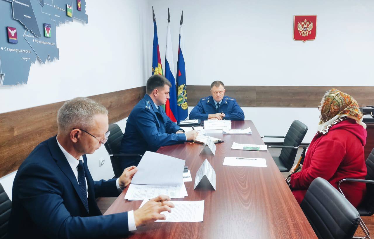 Прокурор Краснодарского края Сергей Табельский провел личный прием граждан в Павловском районе