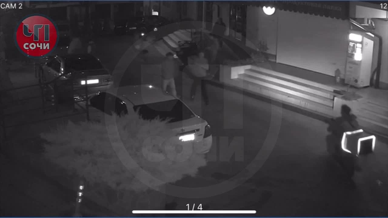 Тащили в безлюдное место и снимали на камеру