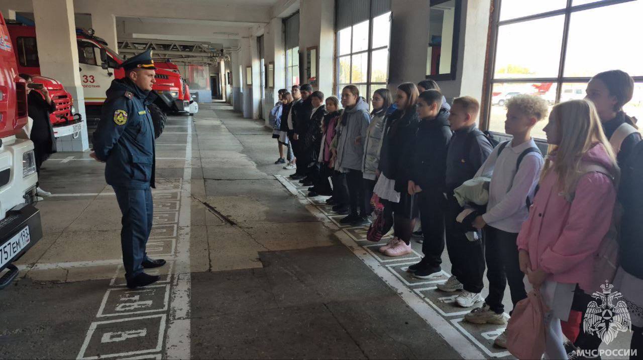За кулисами профессии: экскурсия в 33 пожарно-спасательную часть За кулисами профессии: экскурсия в 33 пожарно-спасательную часть