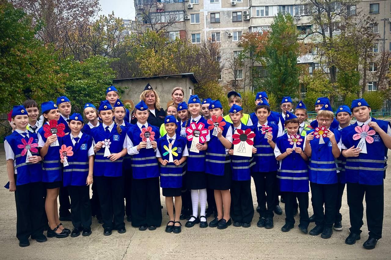 Внимательность на дороге и соблюдение правил дорожного движения сохраняют человеческие жизни Внимательность на дороге и соблюдение правил дорожного движения сохраняют человеческие жизни