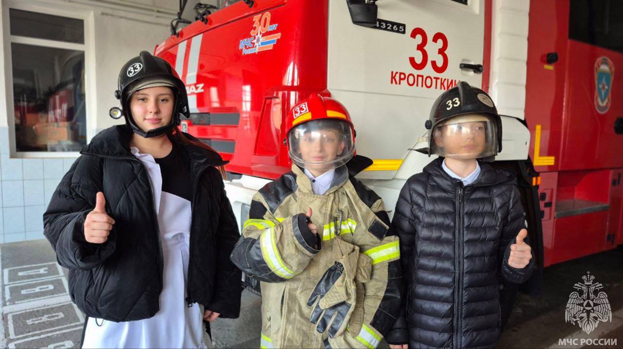 За кулисами профессии: экскурсия в 33 пожарно-спасательную часть За кулисами профессии: экскурсия в 33 пожарно-спасательную часть