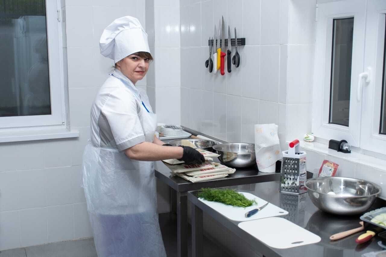 Глава Сочи Андрей Прошунин: «На организацию питания в общеобразовательных организациях в 2025 году направили свыше 968 миллионов рублей из бюджетов трех уровней» Глава Сочи Андрей Прошунин: «На организацию питания в общеобразовательных организациях в 2025 году направили свыше 968 миллионов рублей из бюджетов трех уровней»