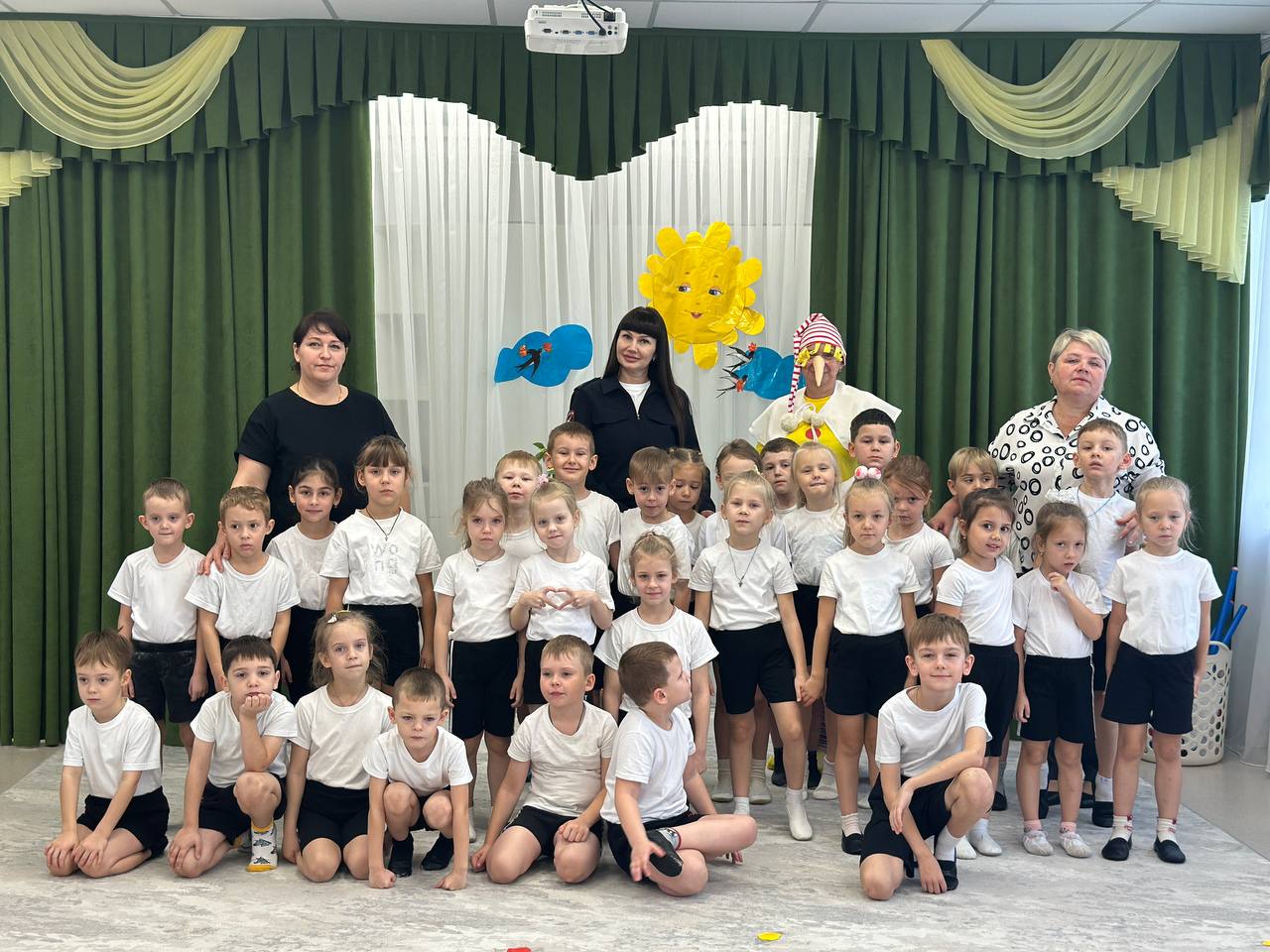 Сотрудниками Госавтоинспекции Староминского района проведены занятия по Правилам дорожного движения с дошкольниками