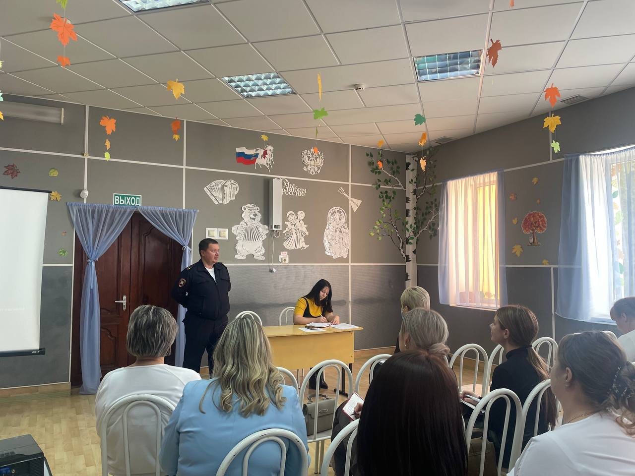 Сотрудники Госавтоинспекции Усть-Лабинского района провели рабочую встречу с директорами образовательных учреждений