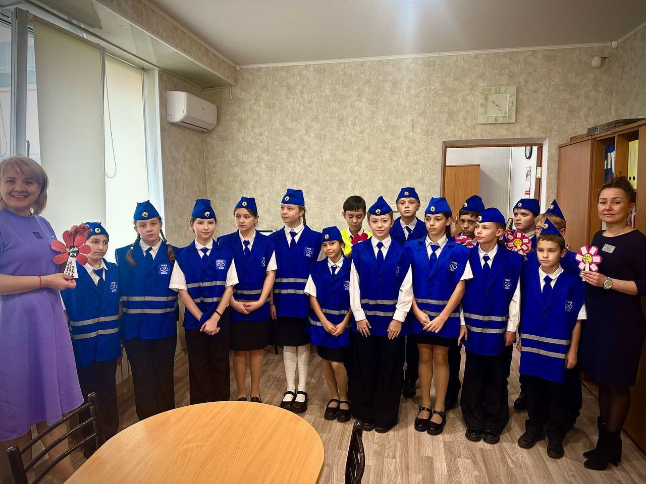 Внимательность на дороге и соблюдение правил дорожного движения сохраняют человеческие жизни Внимательность на дороге и соблюдение правил дорожного движения сохраняют человеческие жизни