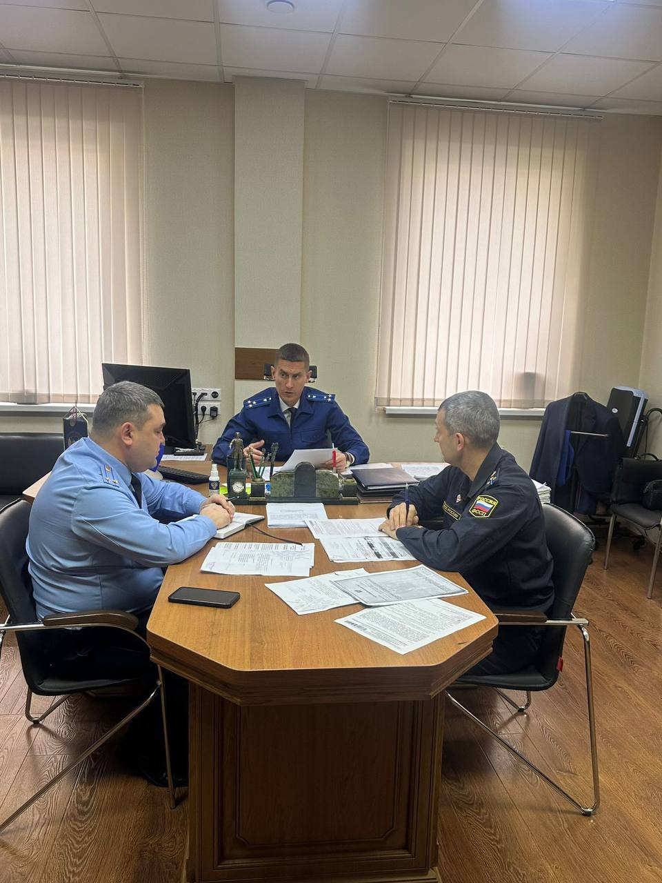 По инициативе прокуратуры края должностные лица Государственной жилищной инспекции края привлечены к административной ответственности за нарушения порядка рассмотрения обращений граждан