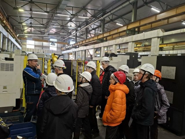 АРМАВИРСКИЕ ШКОЛЬНИКИ ПРОДОЛЖАЮТ ЗНАКОМИТЬСЯ С РАБОЧИМИ ПРОФЕССИЯМИ АРМАВИРСКИЕ ШКОЛЬНИКИ ПРОДОЛЖАЮТ ЗНАКОМИТЬСЯ С РАБОЧИМИ ПРОФЕССИЯМИ