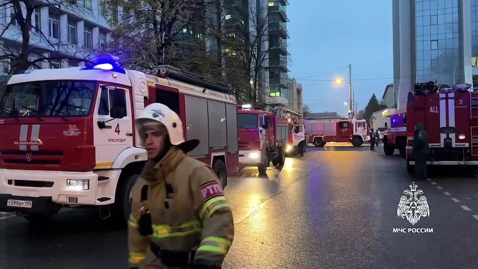 В Краснодаре тушат пожар на улице Красной