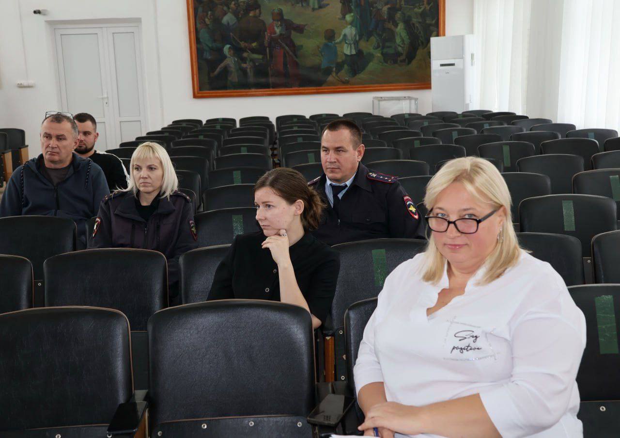 В Щербиновском районе состоялось заседание межведомственной комиссии по обеспечению безопасности дорожного движения В Щербиновском районе состоялось заседание межведомственной комиссии по обеспечению безопасности дорожного движения