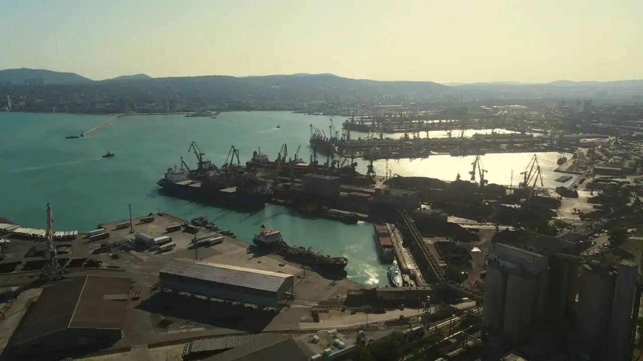 Губернатор Вениамин Кондратьев поручил оперативно оценить ущерб от атаки БПЛА в Новороссийске