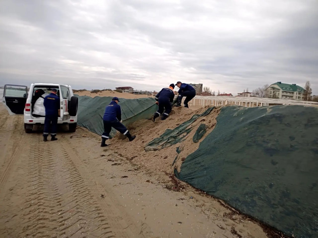 На пляжах Анапы и Темрюкского района с 6 по 13 ноября не зафиксировали новых выбросов мазута На пляжах Анапы и Темрюкского района с 6 по 13 ноября не зафиксировали новых выбросов мазута