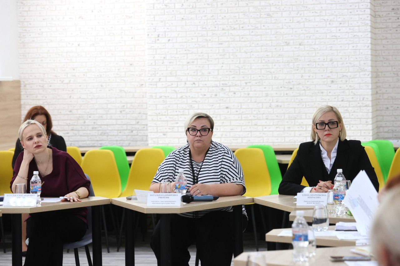 Для создания среды «бесшовного» образования в Анапе разработали дорожную карту Для создания среды «бесшовного» образования в Анапе разработали дорожную карту