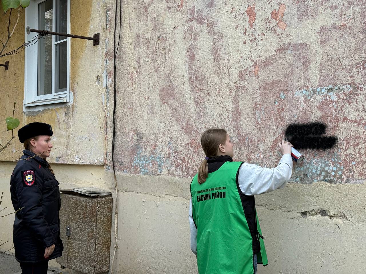 В Ейске провели очередное рейдовое мероприятие "Кубань без наркотрафарета" В Ейске провели очередное рейдовое мероприятие "Кубань без наркотрафарета"