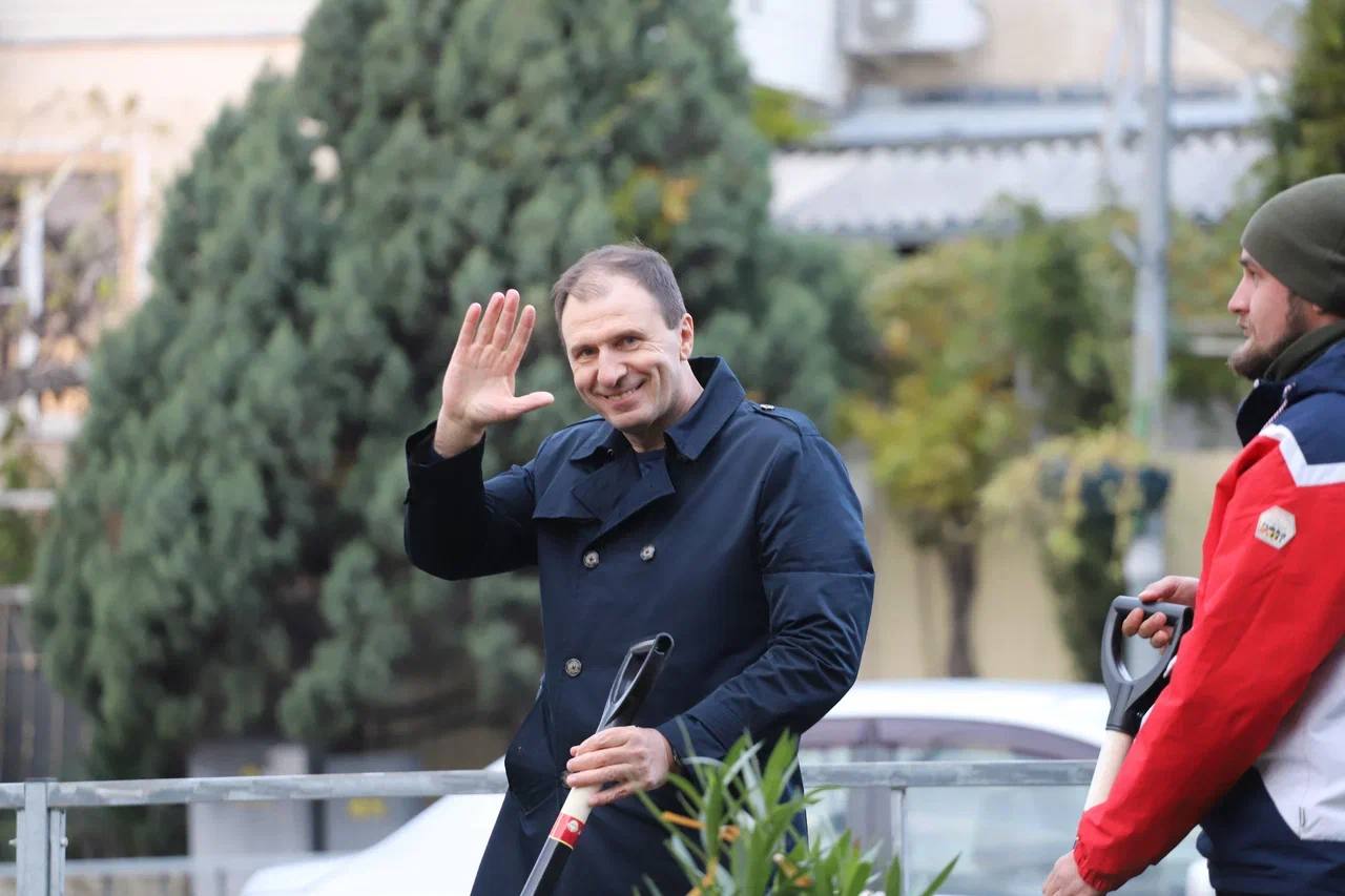 Алексей Богодистов: Сегодня в Геленджике стартовал проект «Дерево нашей семьи» Алексей Богодистов: Сегодня в Геленджике стартовал проект «Дерево нашей семьи»