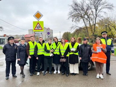 Жизнь важнее скорости: во Всемирный день памяти жертв ДТП студенты и представители духовенства напомнили о хрупкости жизни