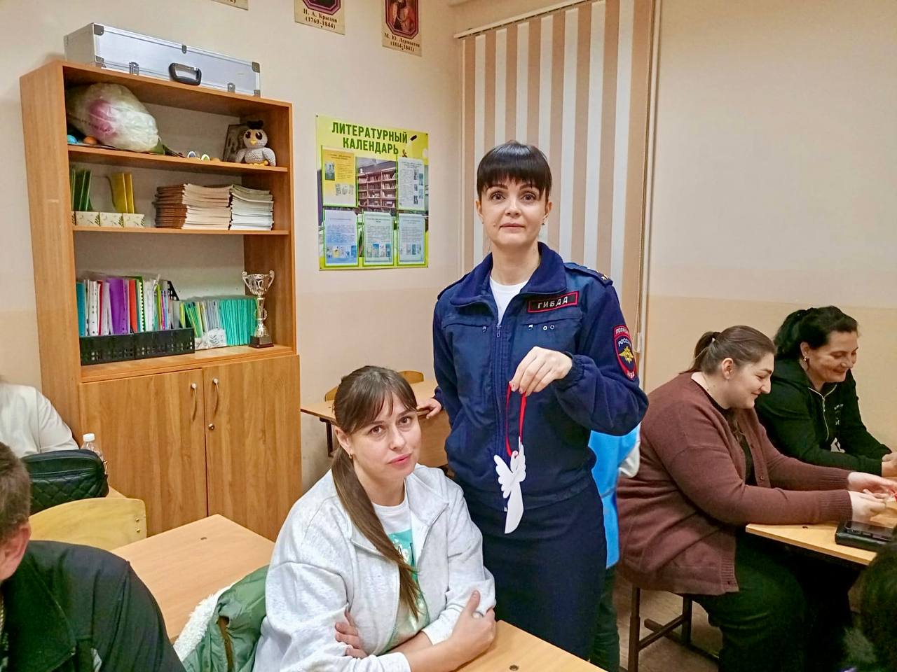 Сотрудники Госавтоинспекции Лабинского района приняли участие в родительском собрании, приуроченном ко Всемирному дню памяти жертв ДТП Сотрудники Госавтоинспекции Лабинского района приняли участие в родительском собрании, приуроченном ко Всемирному дню памяти жертв ДТП