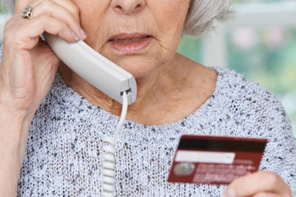 На бабушек аферисток собираются возбуждать дела о мошенничестве и возможном финансировании терроризма