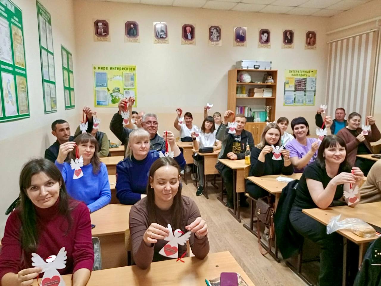 Сотрудники Госавтоинспекции Лабинского района приняли участие в родительском собрании, приуроченном ко Всемирному дню памяти жертв ДТП Сотрудники Госавтоинспекции Лабинского района приняли участие в родительском собрании, приуроченном ко Всемирному дню памяти жертв ДТП