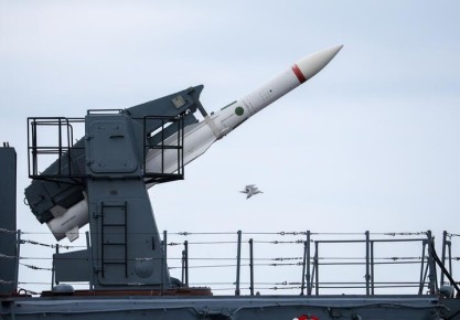 Америка проведёт ядерные испытания, перемирие в секторе Газа рушится: что произошло, пока вы спали