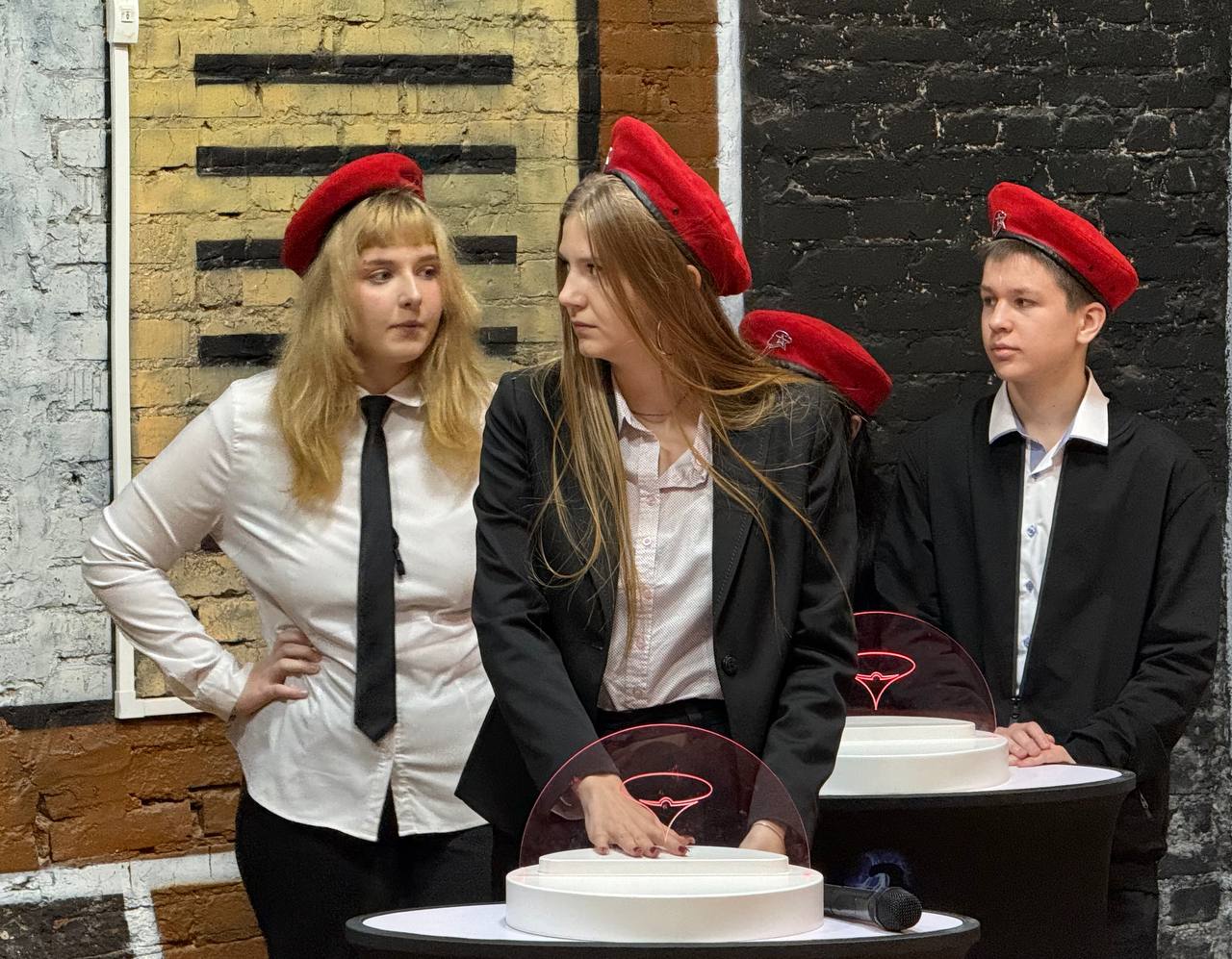 В Отделе по делам молодежи провели интеллектуальную битву «Должен знать каждый» В Отделе по делам молодежи провели интеллектуальную битву «Должен знать каждый»