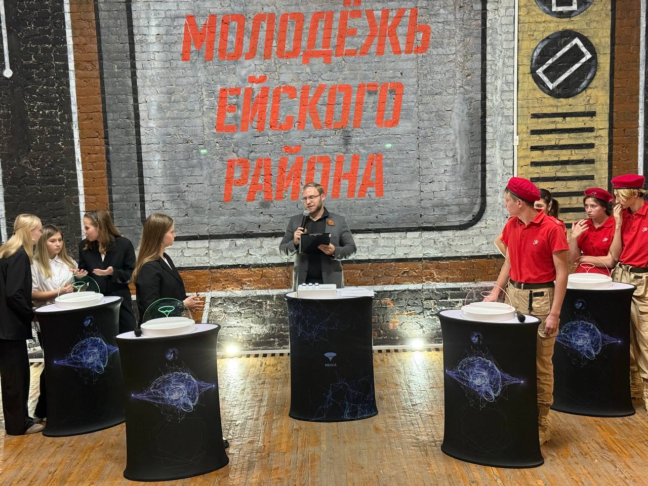 В Отделе по делам молодежи провели интеллектуальную битву «Должен знать каждый» В Отделе по делам молодежи провели интеллектуальную битву «Должен знать каждый»