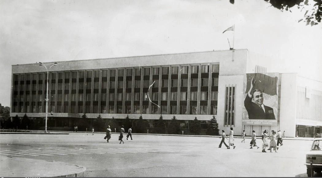 Как раньше выглядела главная городская площадь Краснодара? Как раньше выглядела главная городская площадь Краснодара?