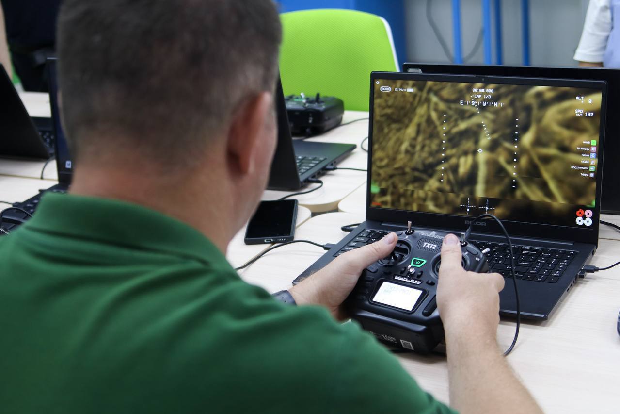 Андрей Кравченко: В Новороссийске стремительно набирает популярность дрон-рейсинг, вовлекая в свои ряды все больше юных жителей Андрей Кравченко: В Новороссийске стремительно набирает популярность дрон-рейсинг, вовлекая в свои ряды все больше юных жителей