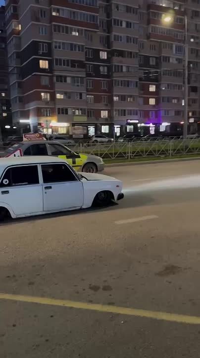 Его знает весь район. Порой кажется, что дикие истории с Музыкального, приукрашены