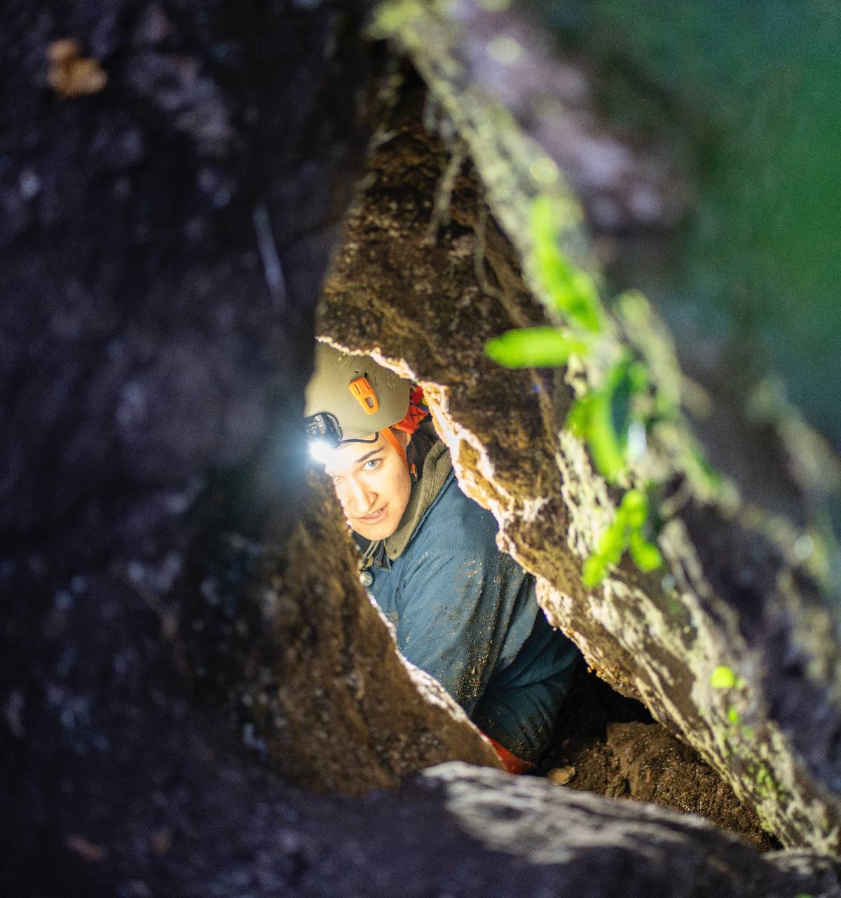Ранее неизведанную пещеру обнаружили в Лабинском районе — ее частично удалось обследовать Ранее неизведанную пещеру обнаружили в Лабинском районе — ее частично удалось обследовать