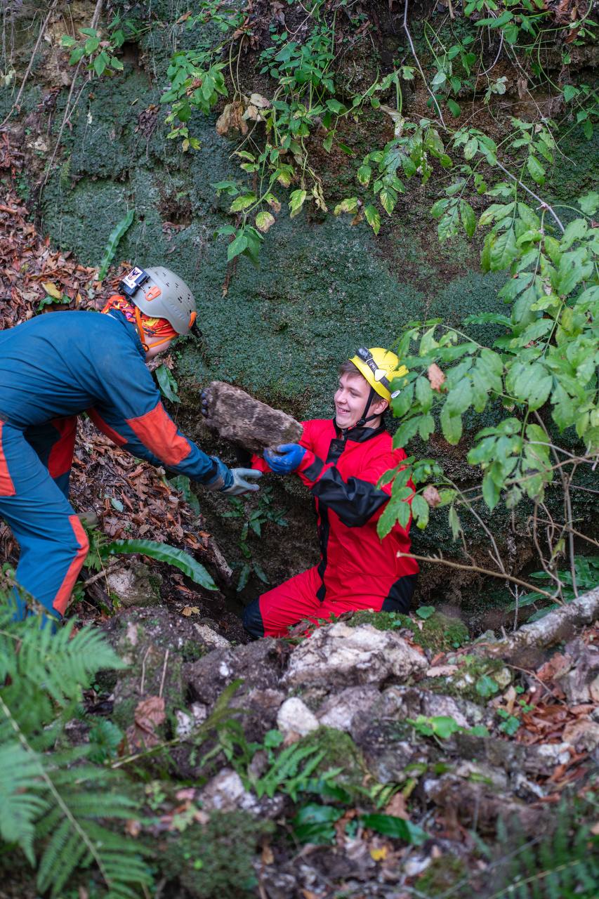 Ранее неизведанную пещеру обнаружили в Лабинском районе — ее частично удалось обследовать