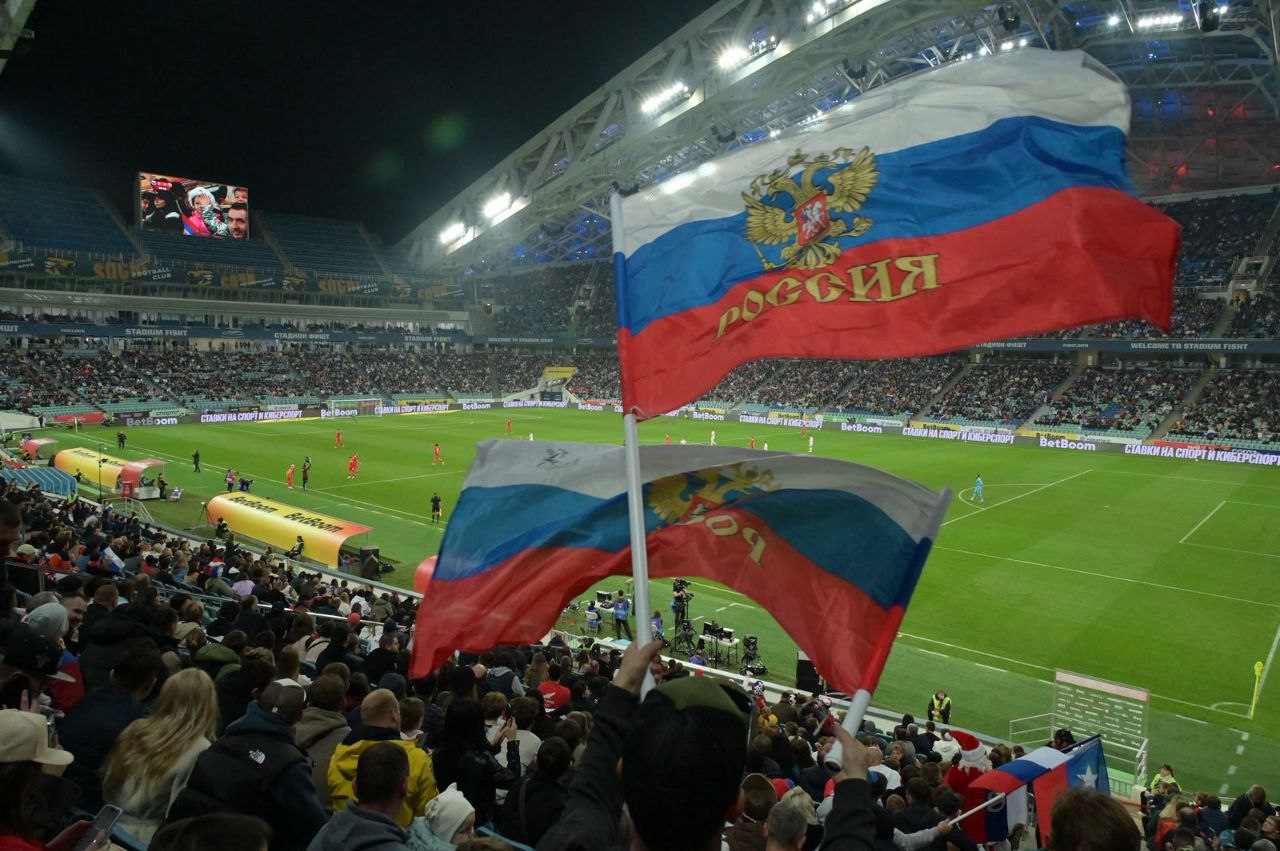 Более 30 тысяч болельщиков из Сочи и всей страны посетили футбольный матч Россия - Чили Более 30 тысяч болельщиков из Сочи и всей страны посетили футбольный матч Россия - Чили