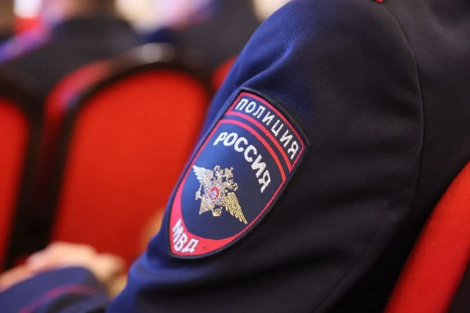 Вениамин Кондратьев поздравил участковых полиции с профессиональным праздником