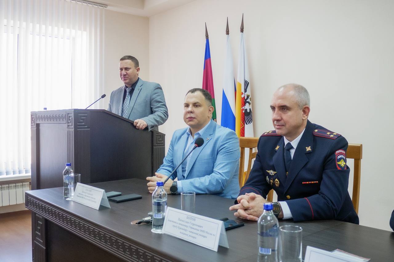 В Краснодаре состоялось торжественное мероприятие, посвященное 102-летию службы участковых уполномоченных полиции В Краснодаре состоялось торжественное мероприятие, посвященное 102-летию службы участковых уполномоченных полиции