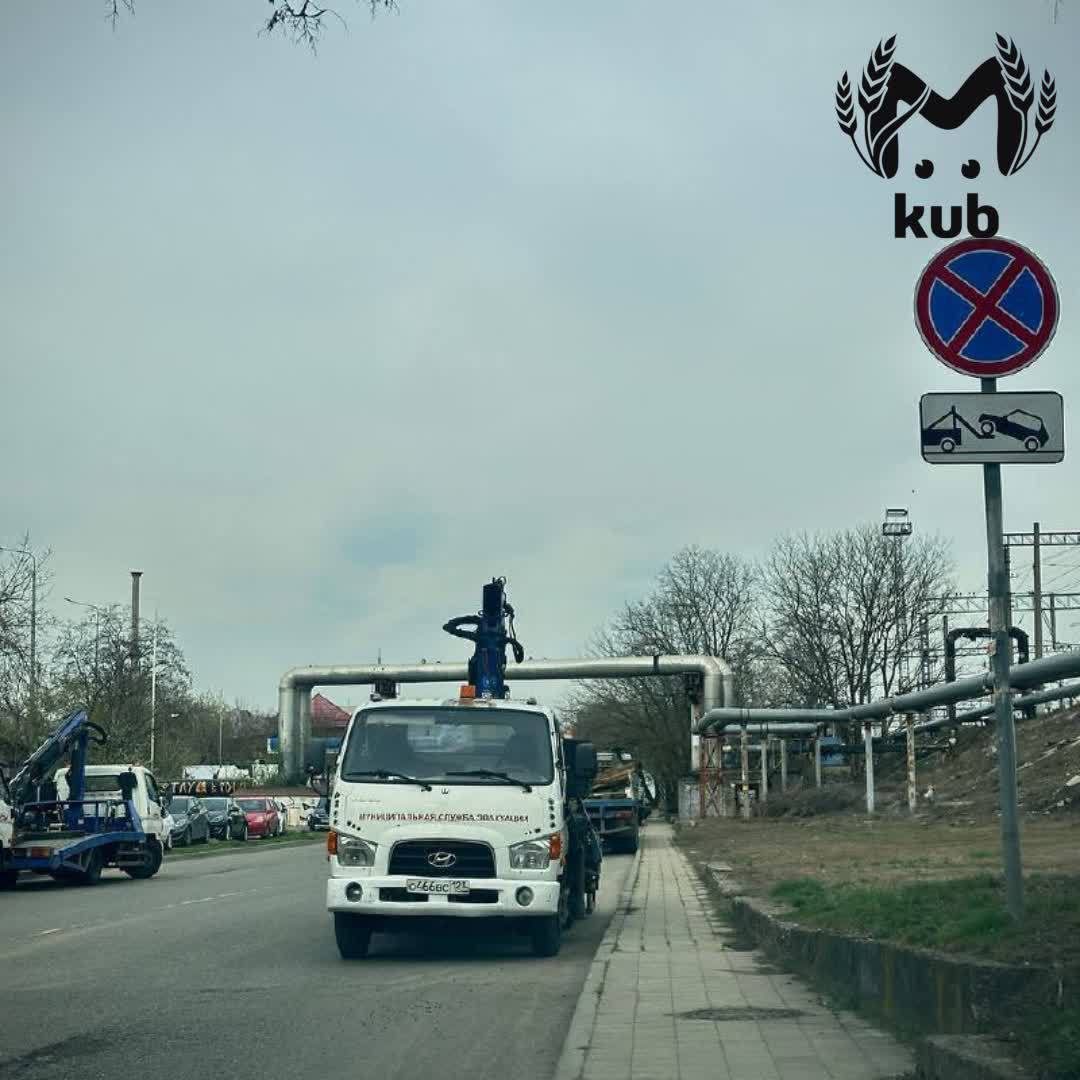 Эвакуаторы за неделю забрали 425 машин с краснодарских улиц